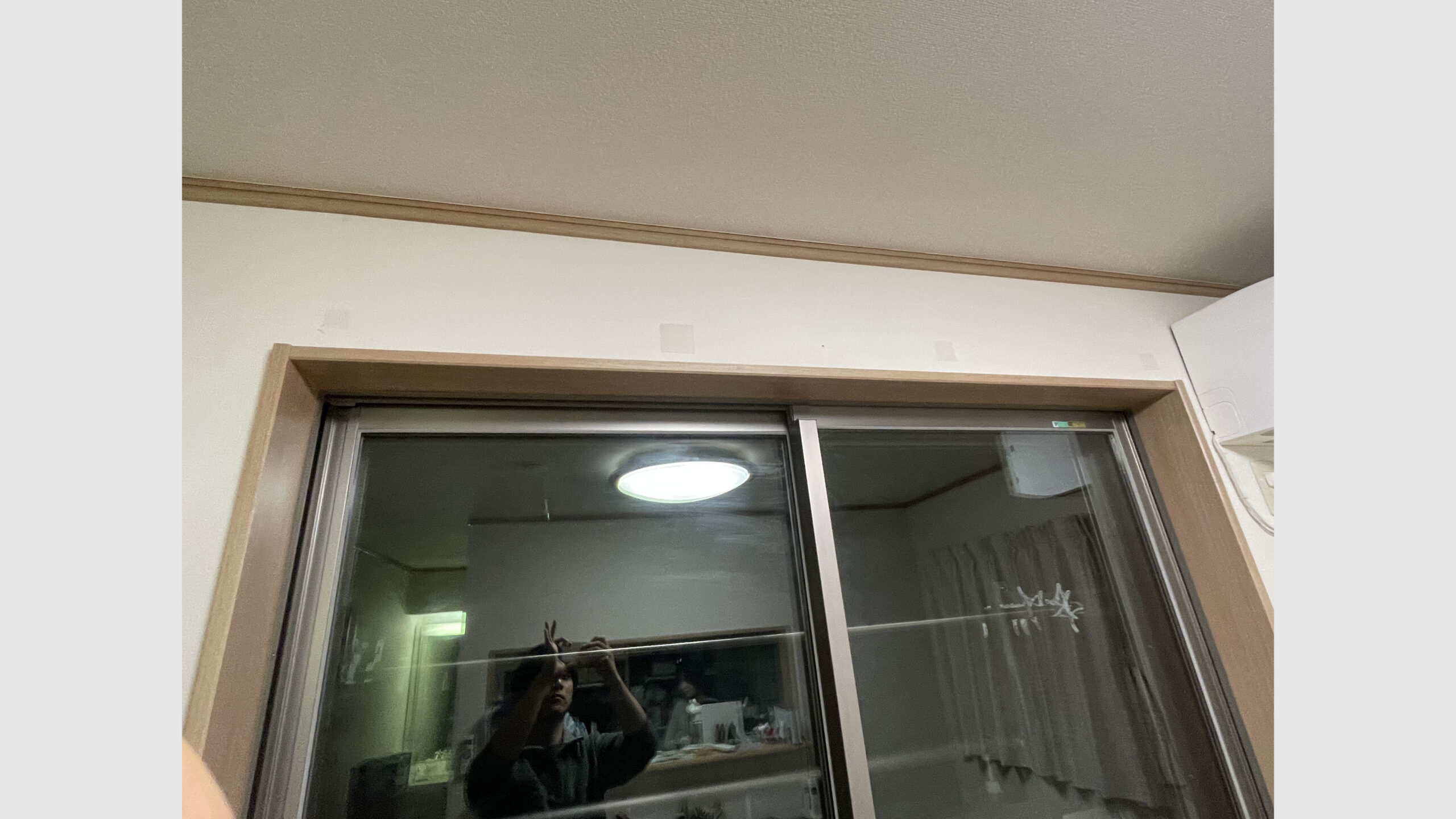 カーテンレールの再取り付け(石膏ボード穴補修)